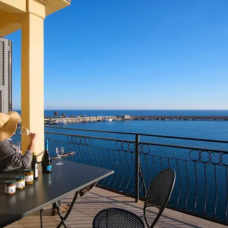La Terrazza Sul Porto Apartment