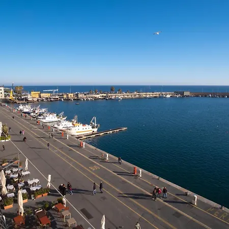 La Terrazza Sul Porto *