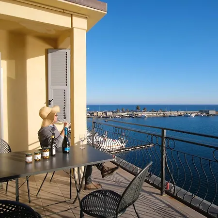 La Terrazza Sul Porto Apartment
